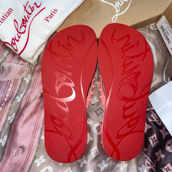 ❤️ SOLD Pink spike Christian Louboutin flip flops - Picture 4 of 11